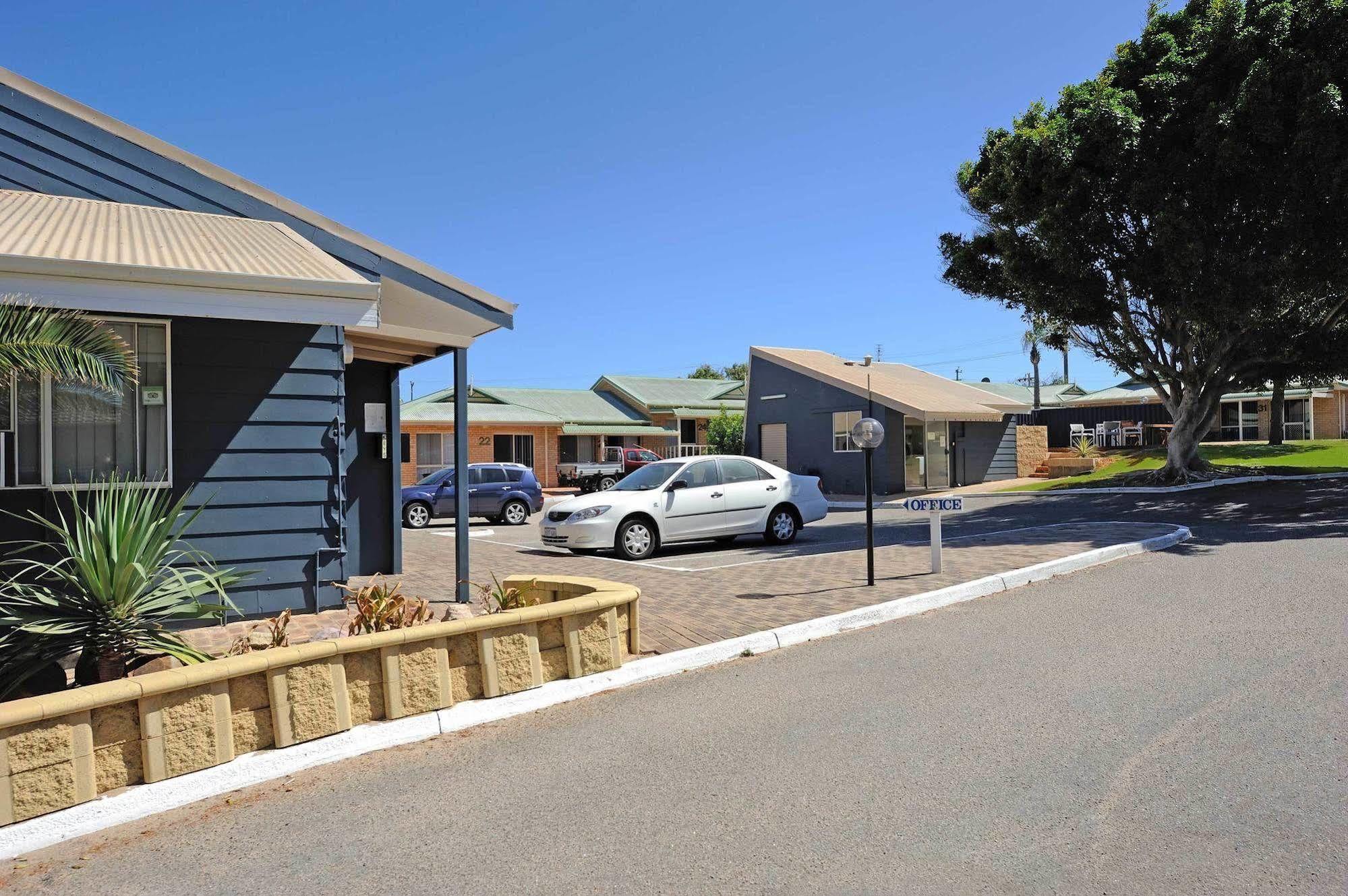 Abrolhos Reef Lodge Geraldton Extérieur photo