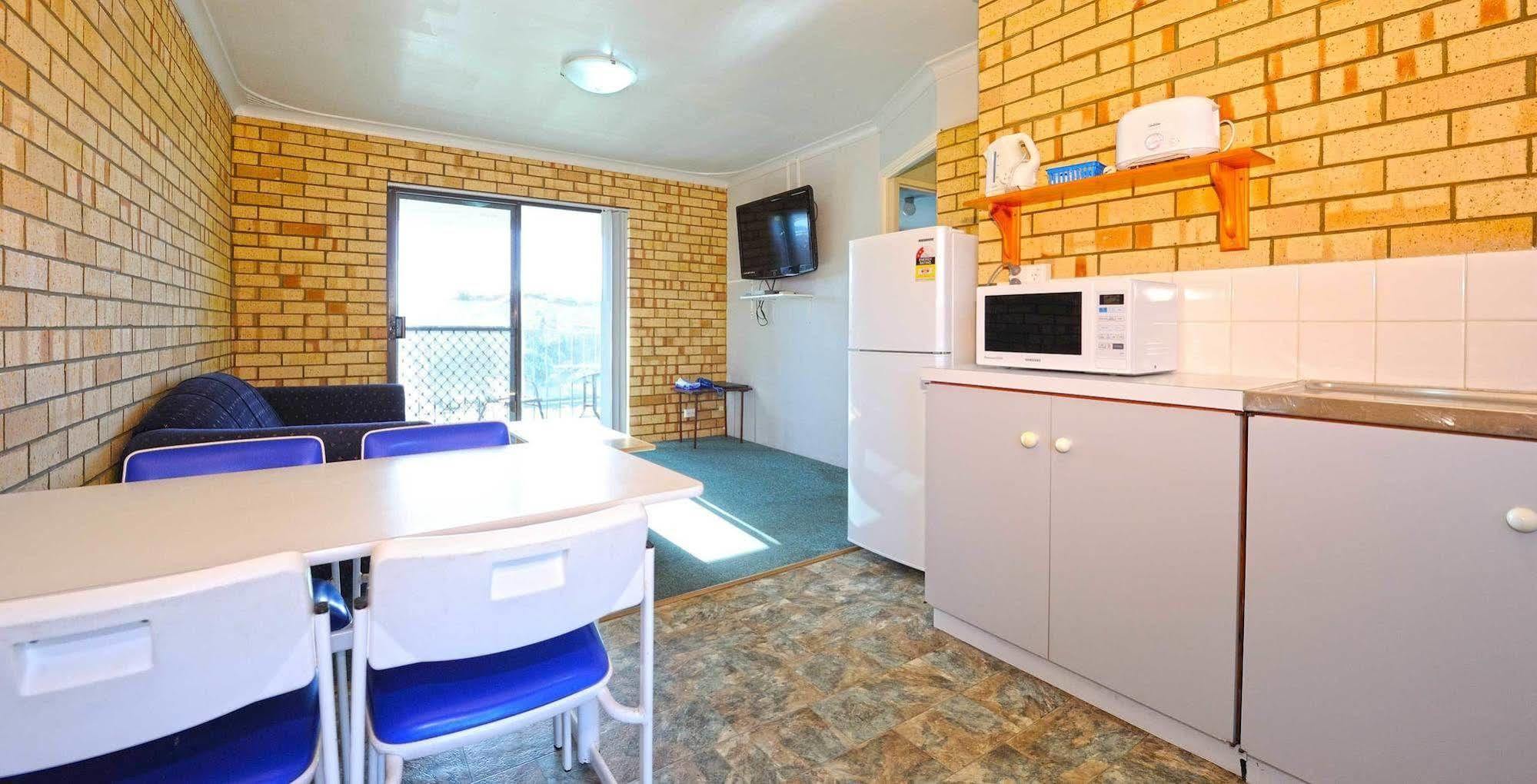 Abrolhos Reef Lodge Geraldton Extérieur photo