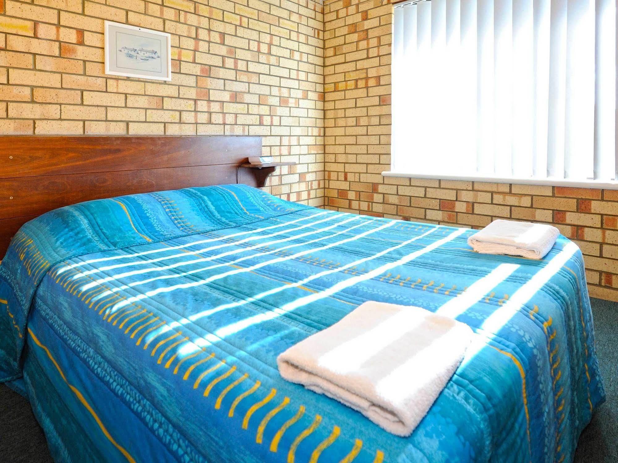 Abrolhos Reef Lodge Geraldton Extérieur photo
