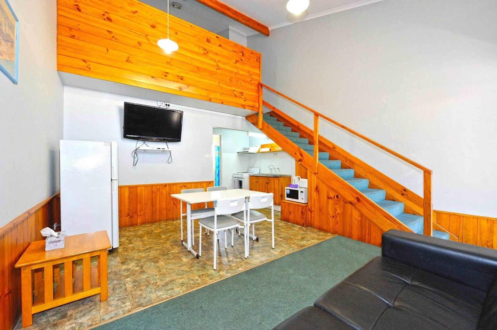 Abrolhos Reef Lodge Geraldton Extérieur photo