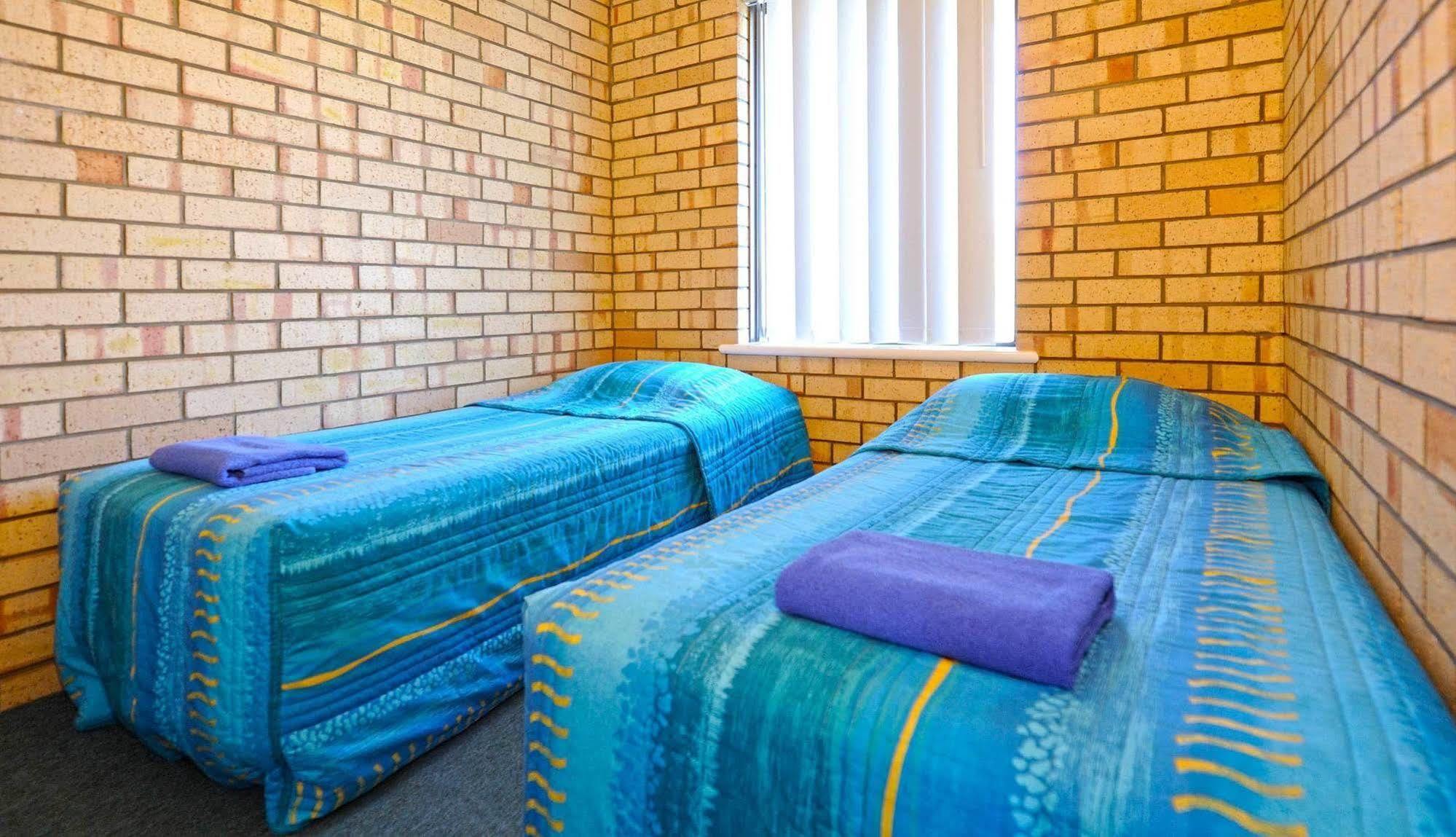 Abrolhos Reef Lodge Geraldton Extérieur photo