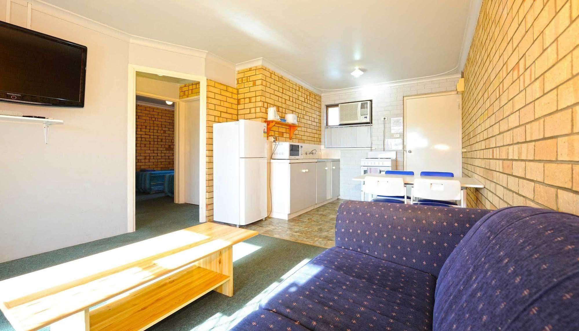 Abrolhos Reef Lodge Geraldton Extérieur photo