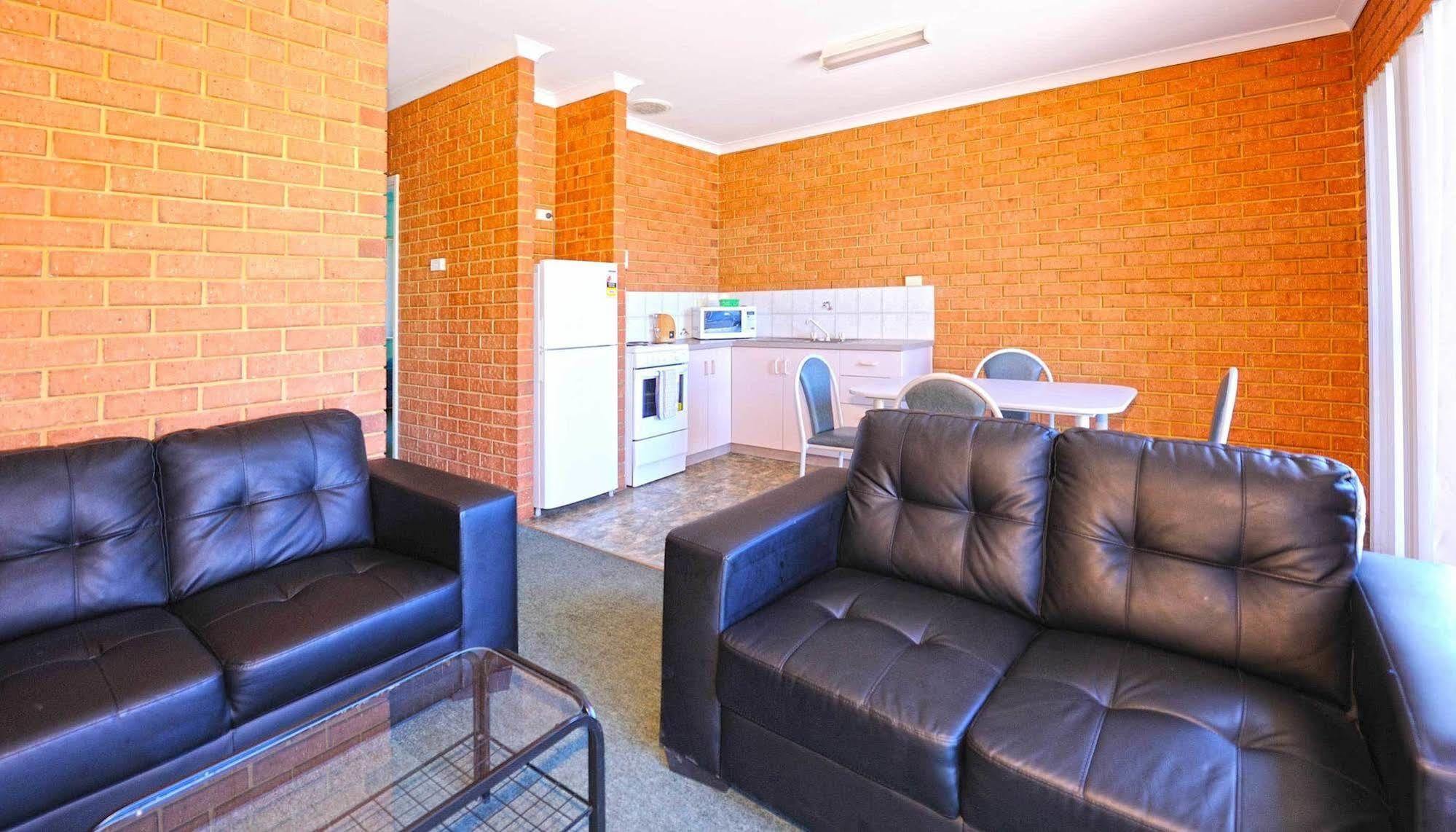 Abrolhos Reef Lodge Geraldton Extérieur photo